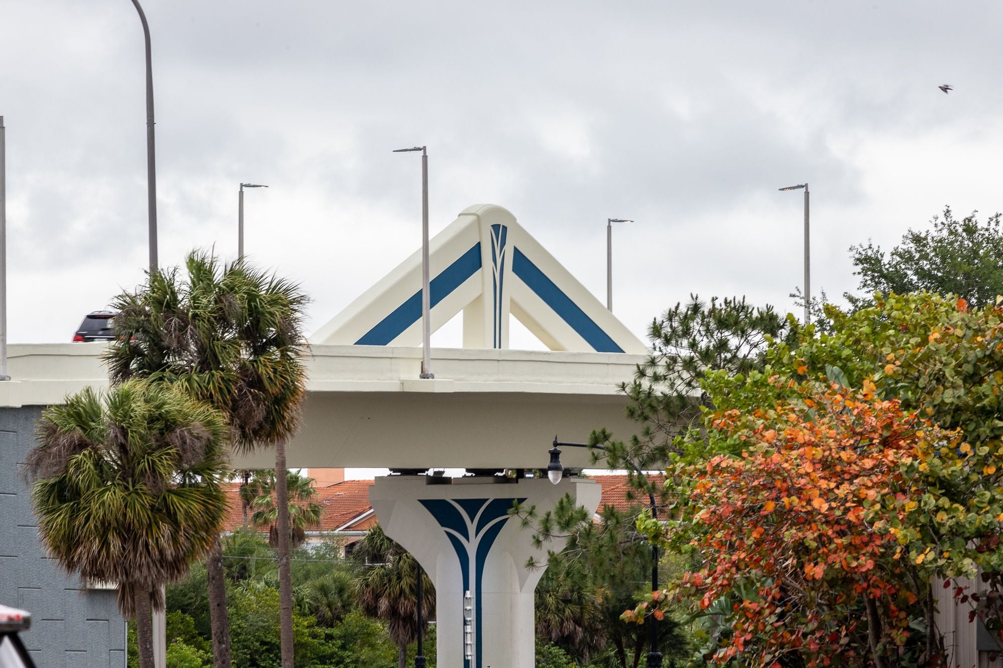 Selmon Extension Implements Cutting-Edge Design